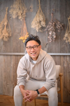 新保　哲也