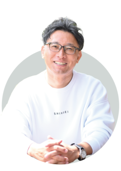 新保　哲也