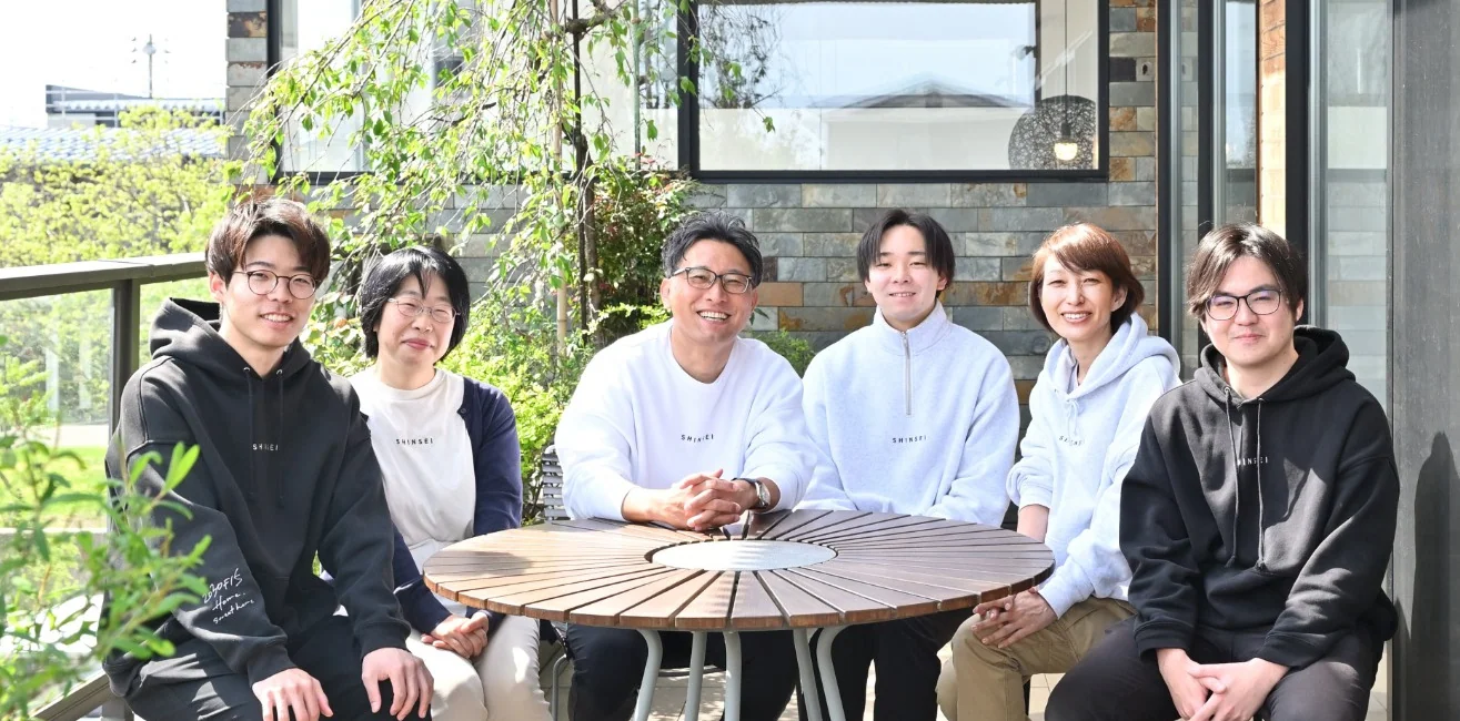 SHINSEIの建築士チーム6名の集合写真